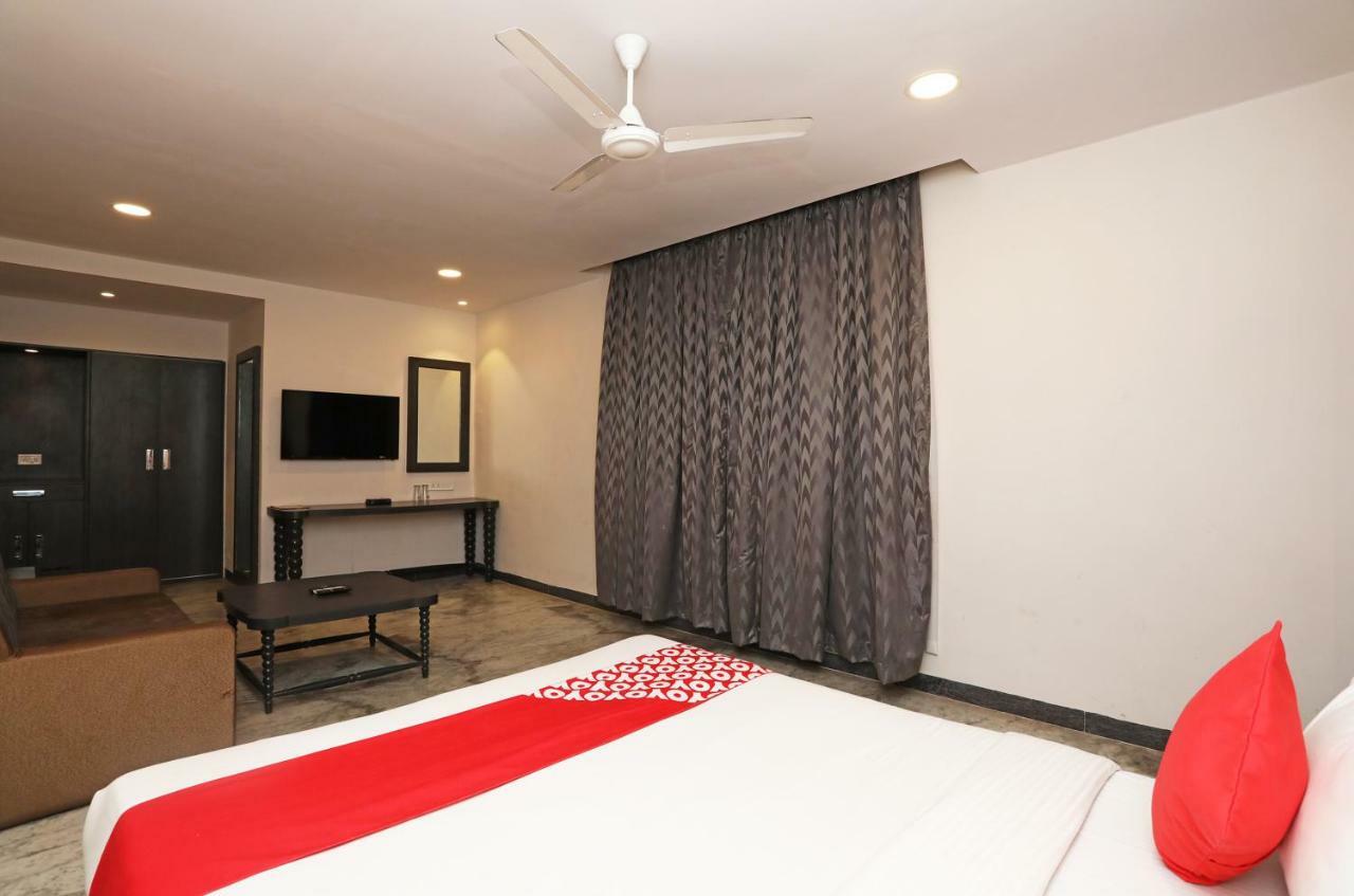Oyo 15966 Hotel Shivam Kolkata Eksteriør bilde